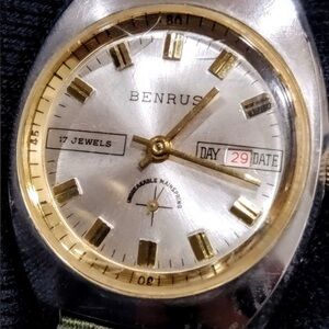 Benrus vintage manual wind 17 Jewels date men's watch